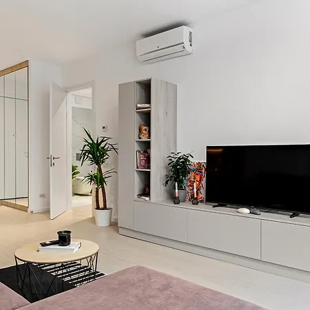 Win Herastrau Joy * Βουκουρέστι